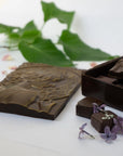 Boite Femme "Mucha" - Chocolats Colas