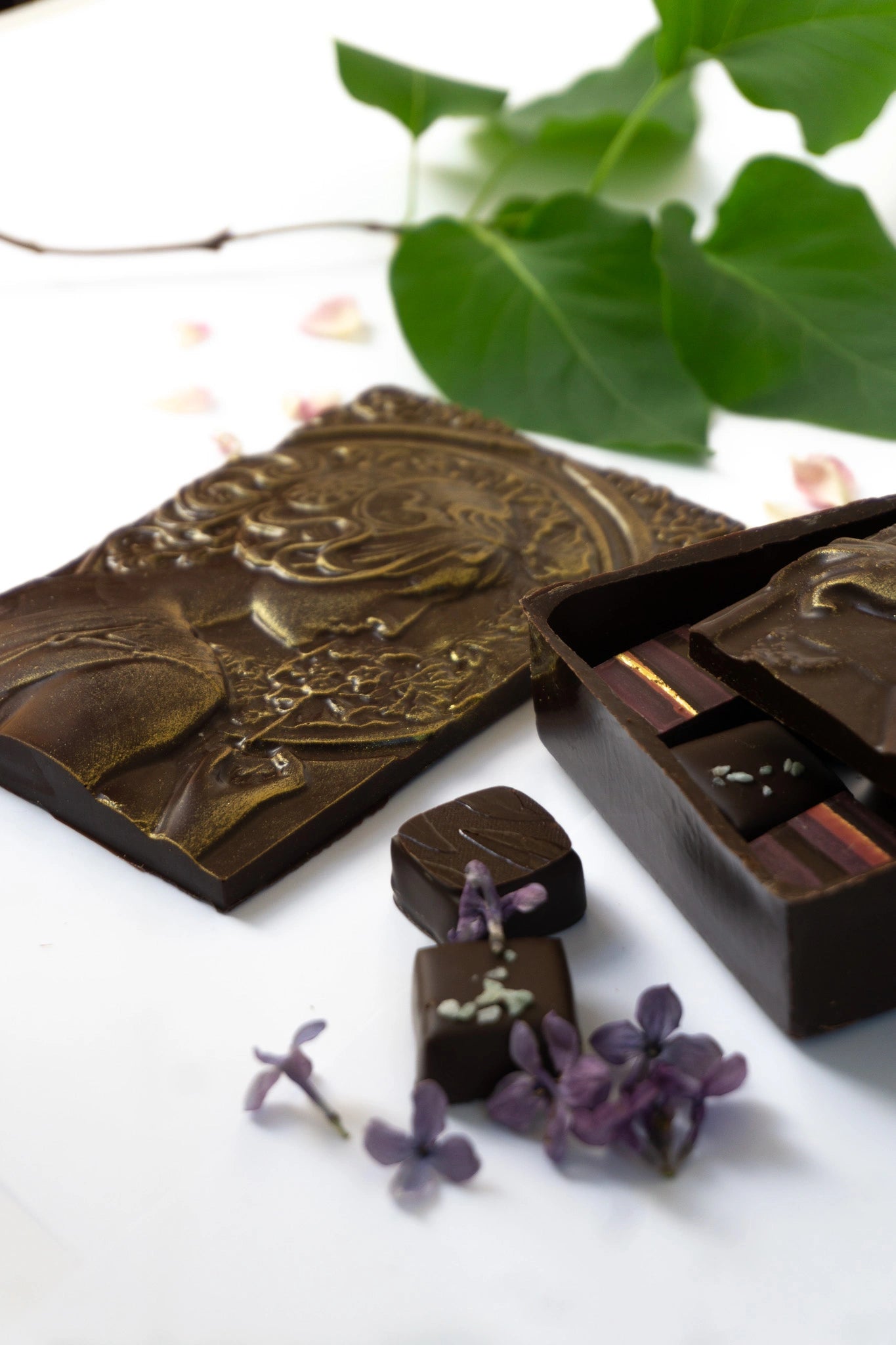 Boite Femme "Mucha" - Chocolats Colas